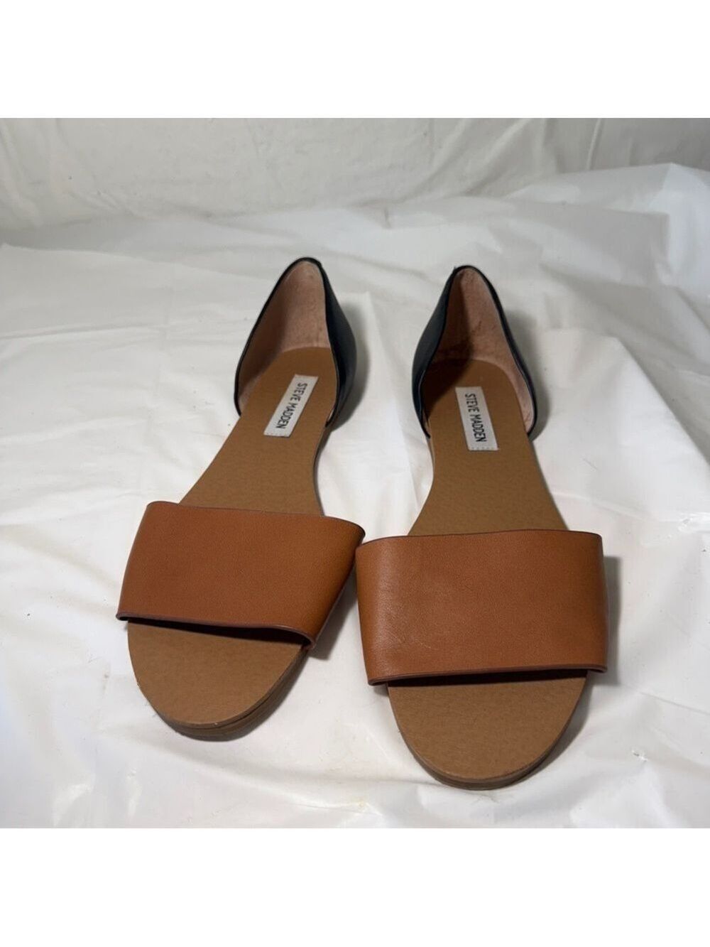 Sidestep leather Cognac/black flats by Steve Madden